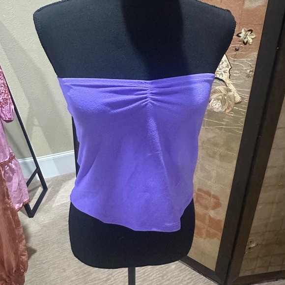 NWOT SIZE S/M Purple Strapless Ruched Crop Top - Picture 2 of 5